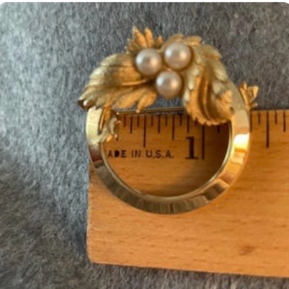 Sarah Coventry Lot of Brooch, Necklace w/Locket & Stunning Tree Brooch w/Pearls - Picture 3 of 10